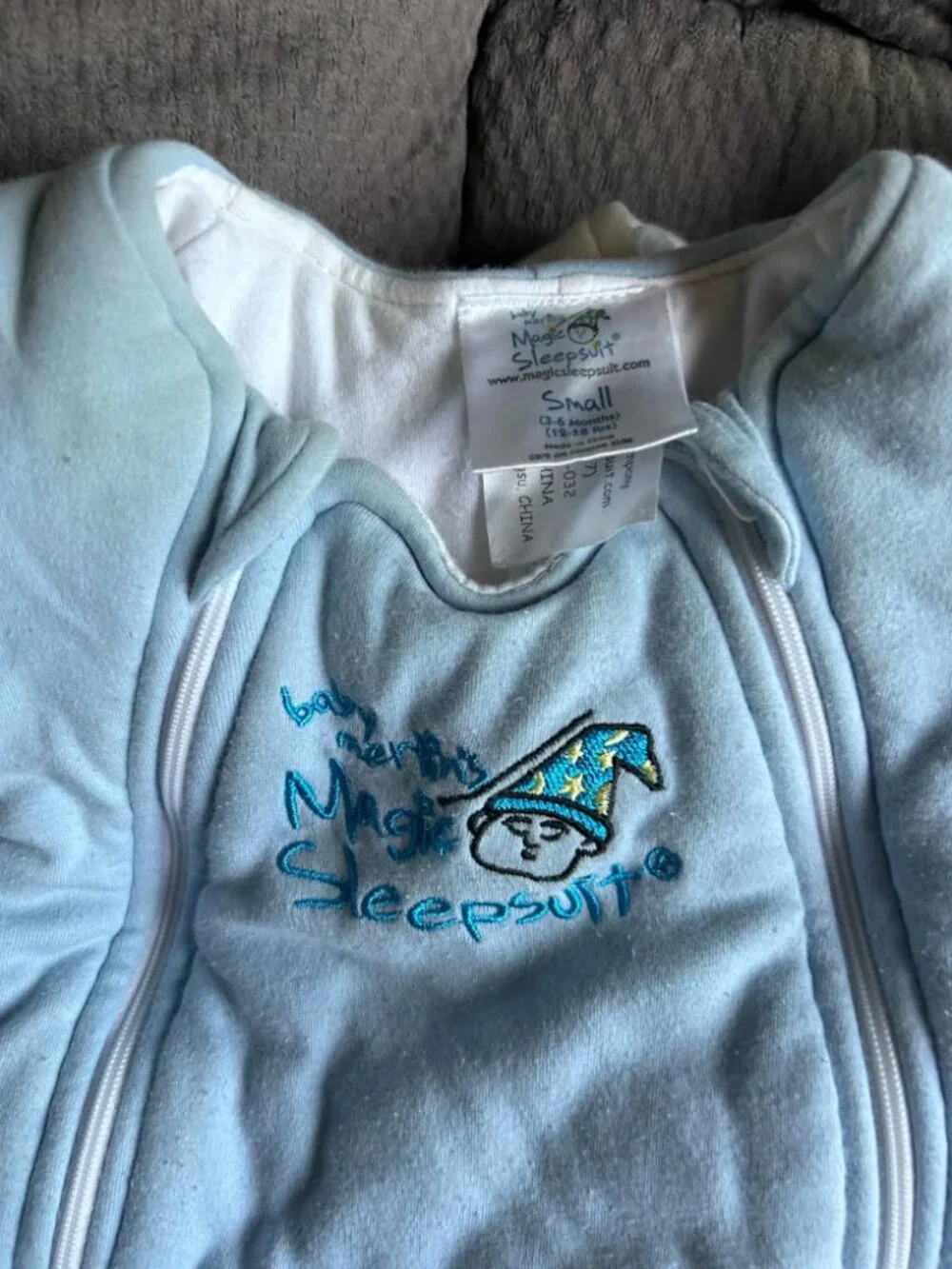 LOT OF 3 MERLINS MAGIC SLEEPSUITS FOR BABY - 2 SMALL 1 LARGE GUC